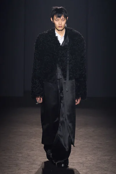 Look 34